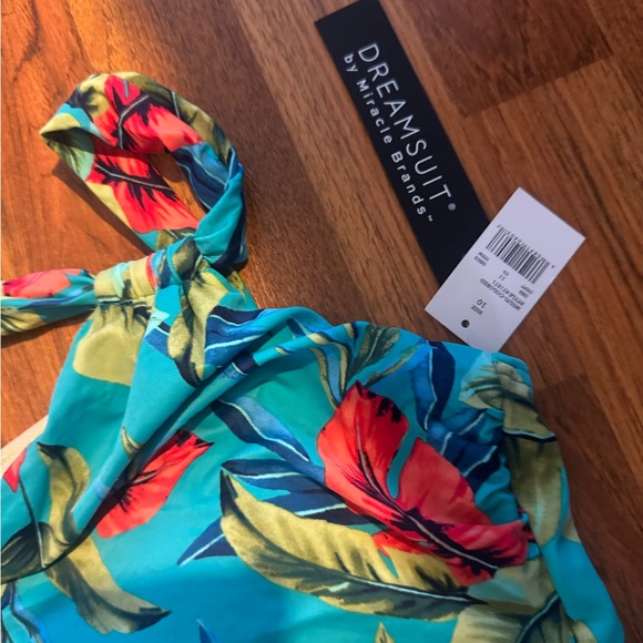 Floral swimsuit - Picture 3 of 4